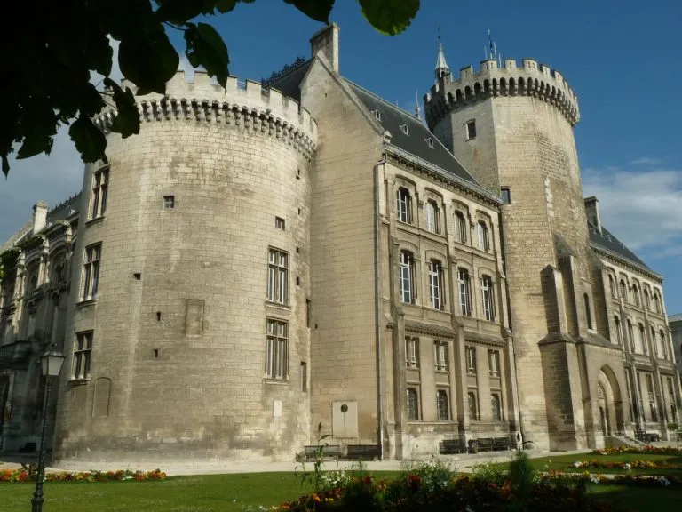Angoulême (16000)